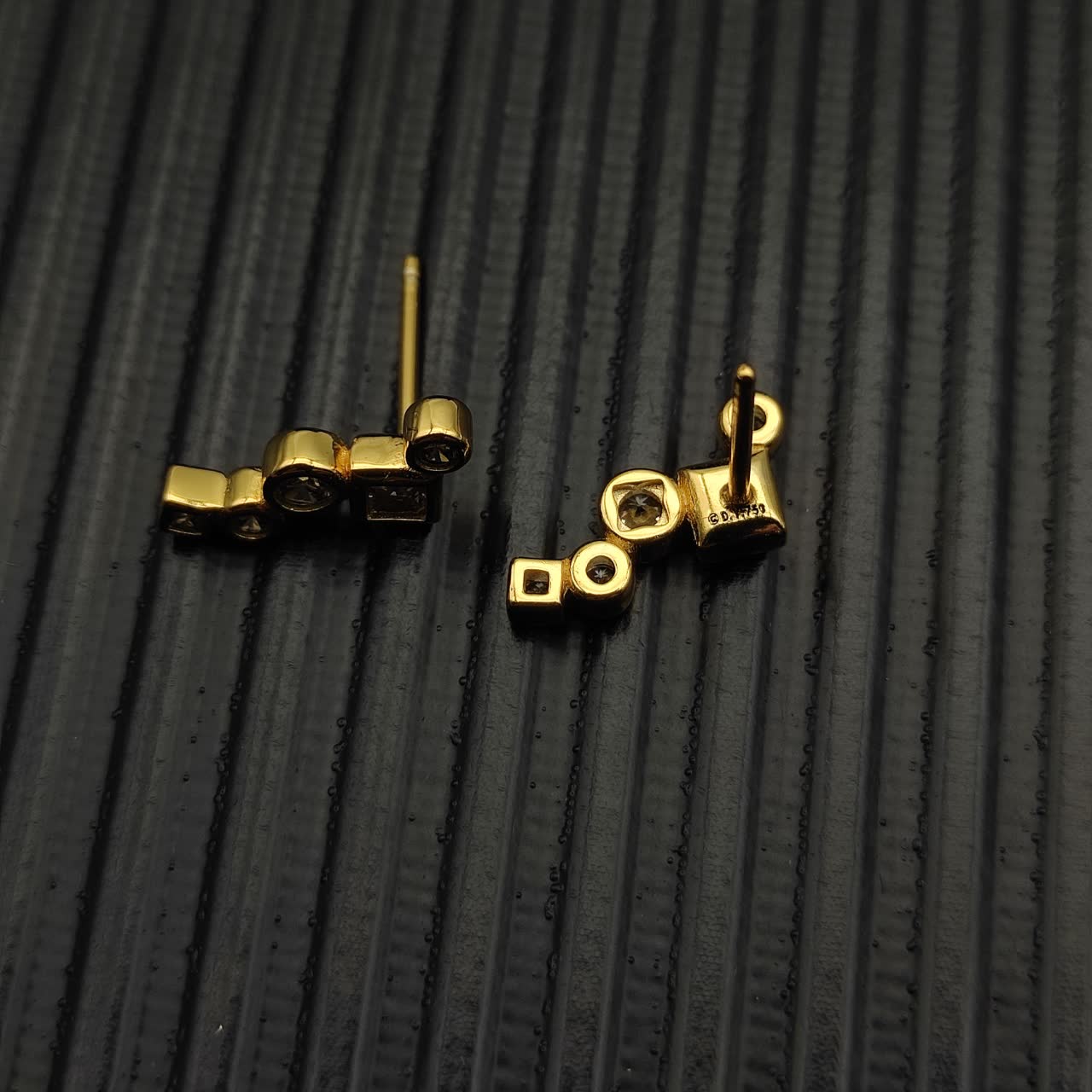 David Yurman Elegant Gold and Diamond Stud Earrings